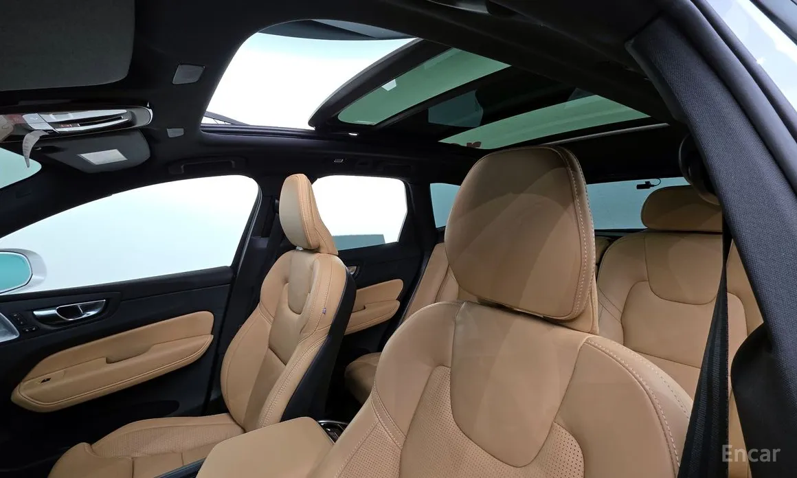 Фото 19 - Volvo XC60