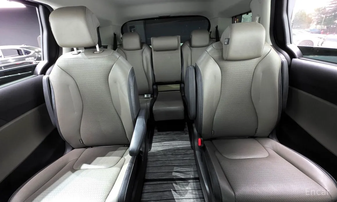 Фото 12 - Kia Carnival