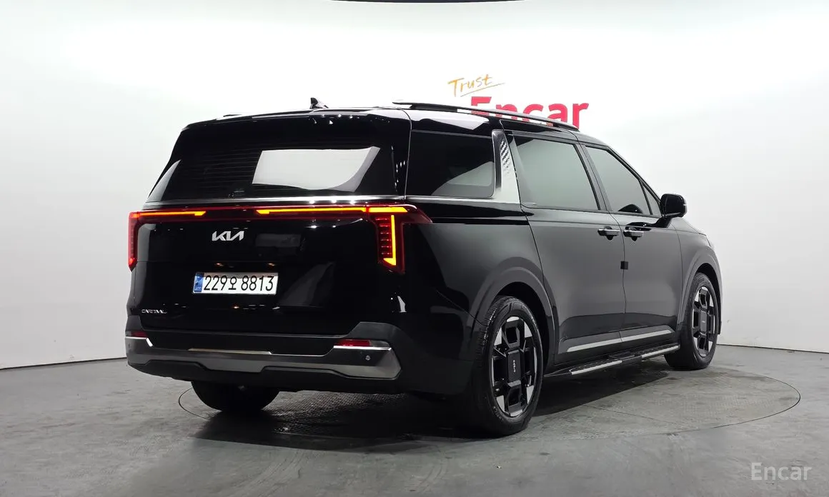 Фото 2 - Kia Carnival