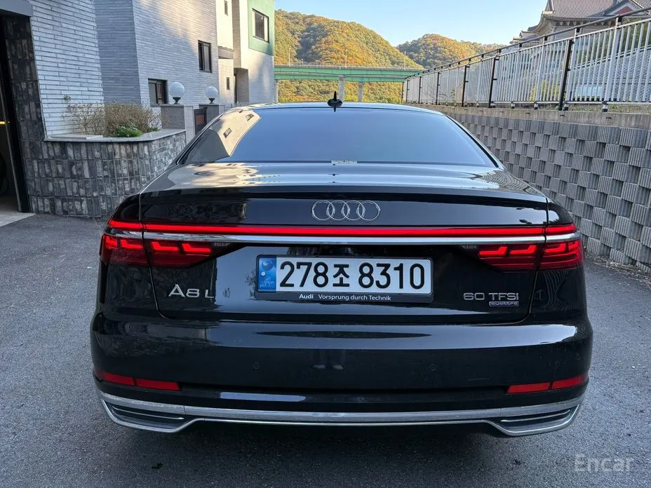Фото 4 - Audi A8