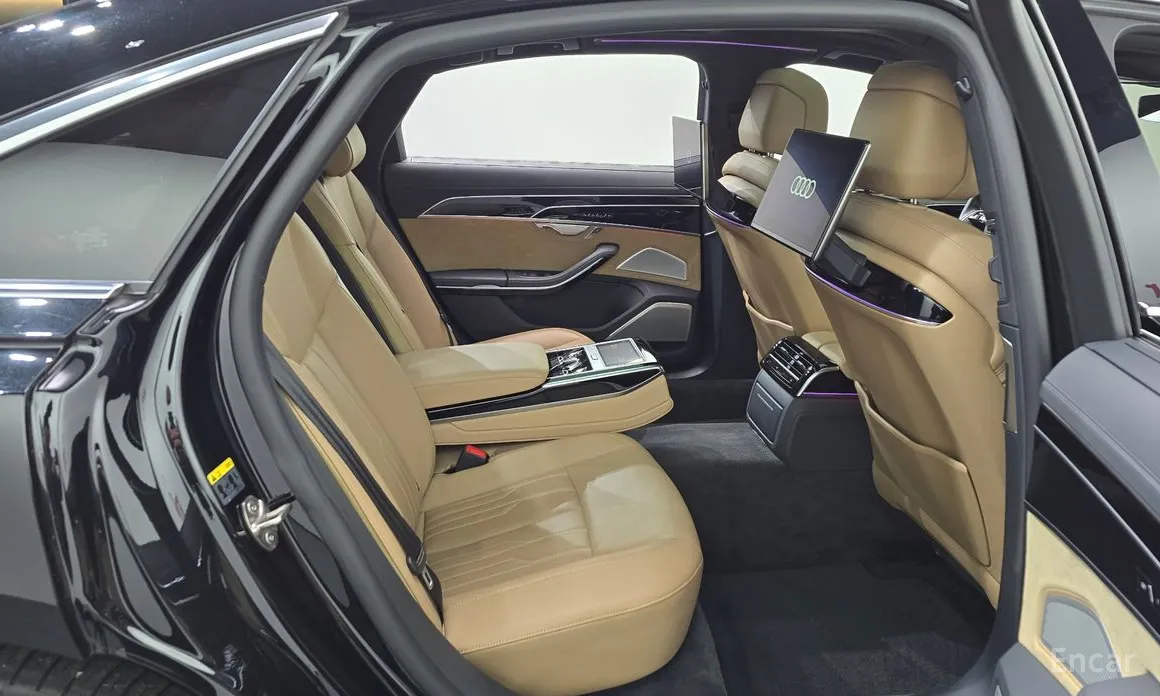 Фото 12 - Audi A8