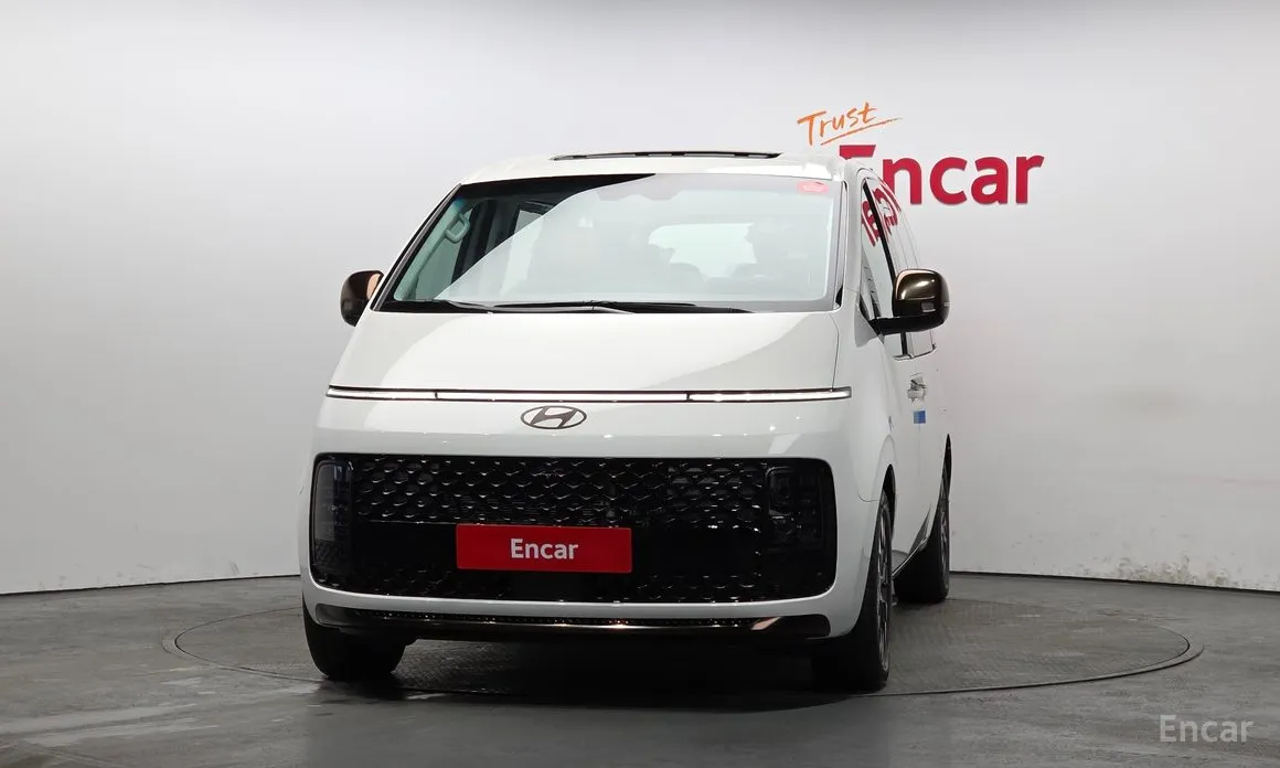 Фото 3 - Hyundai Staria