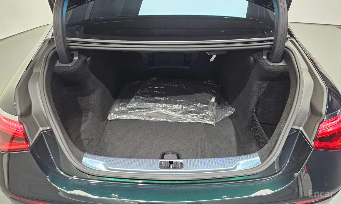 Фото 20 - Mercedes-Benz S-Class