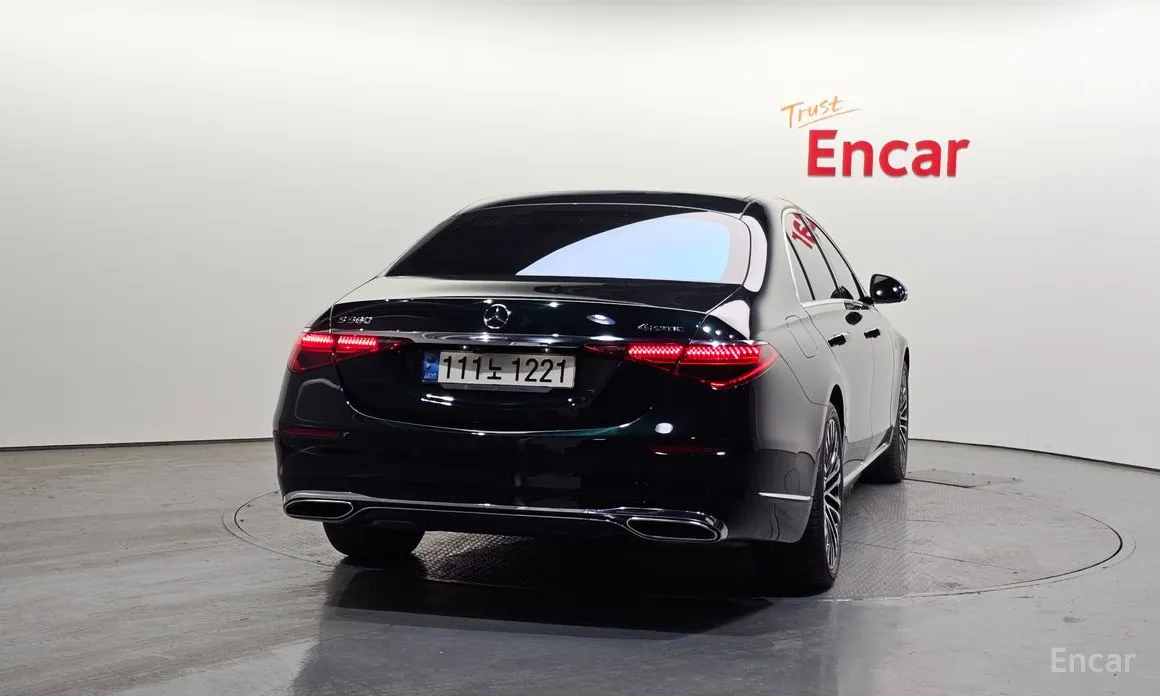 Фото 4 - Mercedes-Benz S-Class