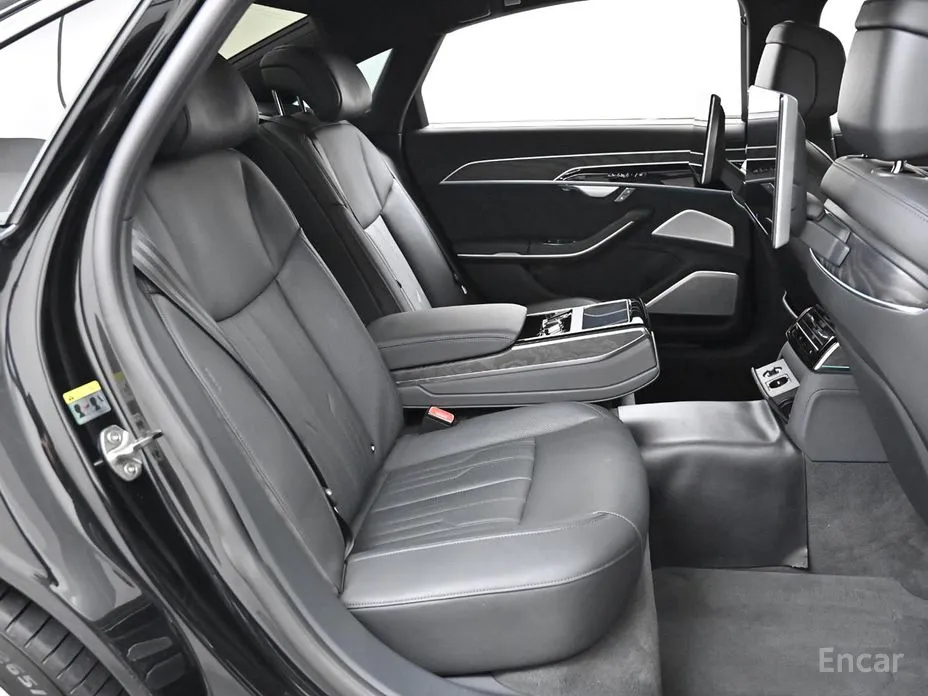 Фото 12 - Audi A8