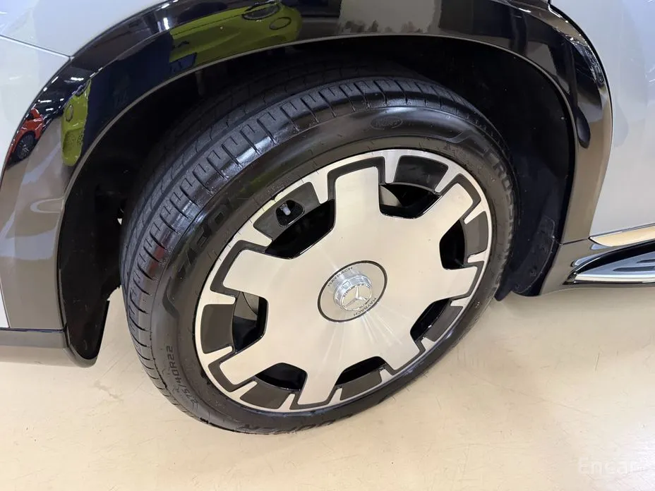 Photo 20 - Mercedes-Benz EQS