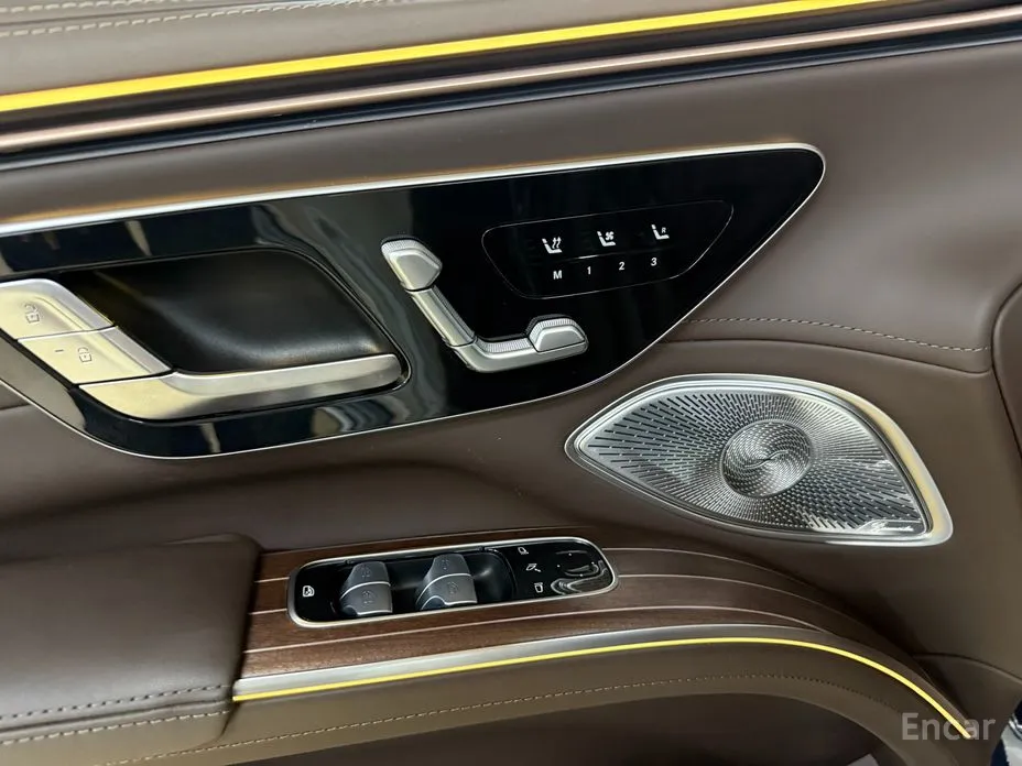 Photo 9 - Mercedes-Benz EQS