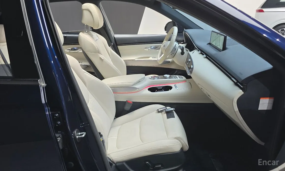 Фото 10 - Genesis GV70