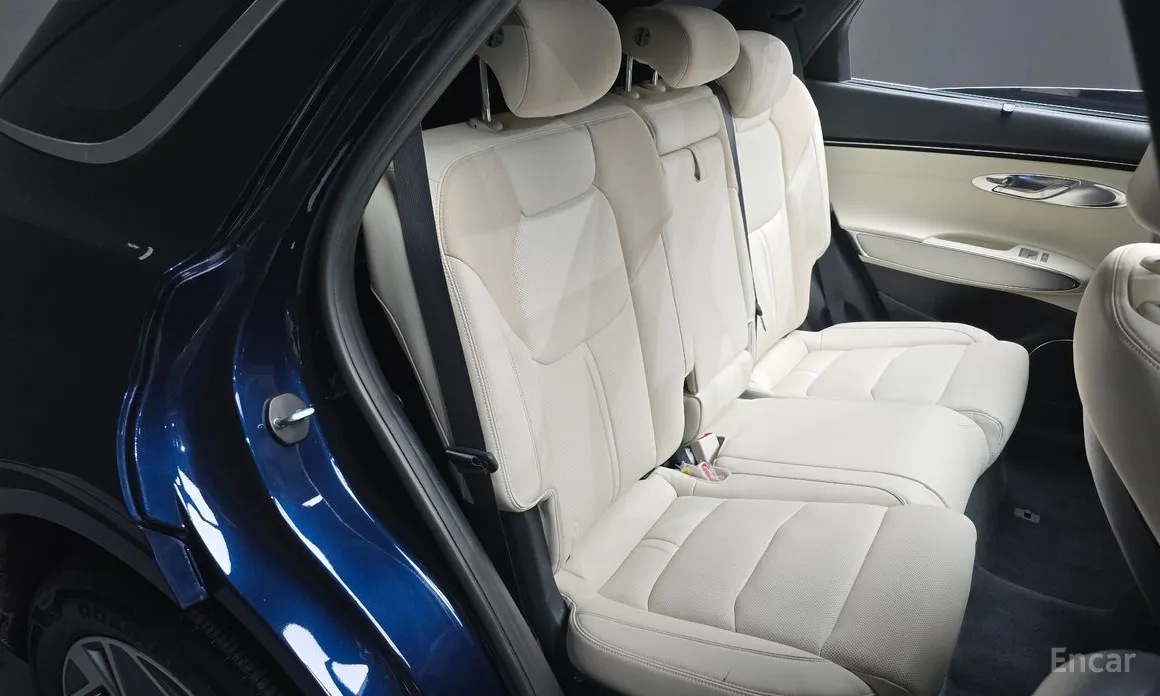 Фото 12 - Genesis GV70