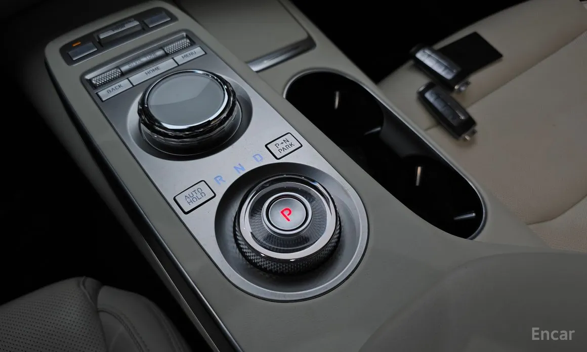 Фото 9 - Genesis GV70