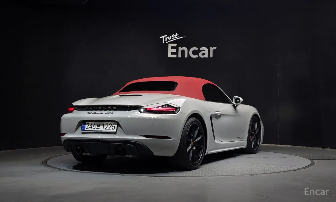 Фото 2 - Porsche 718