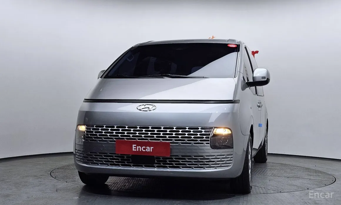 Фото 3 - Hyundai Staria