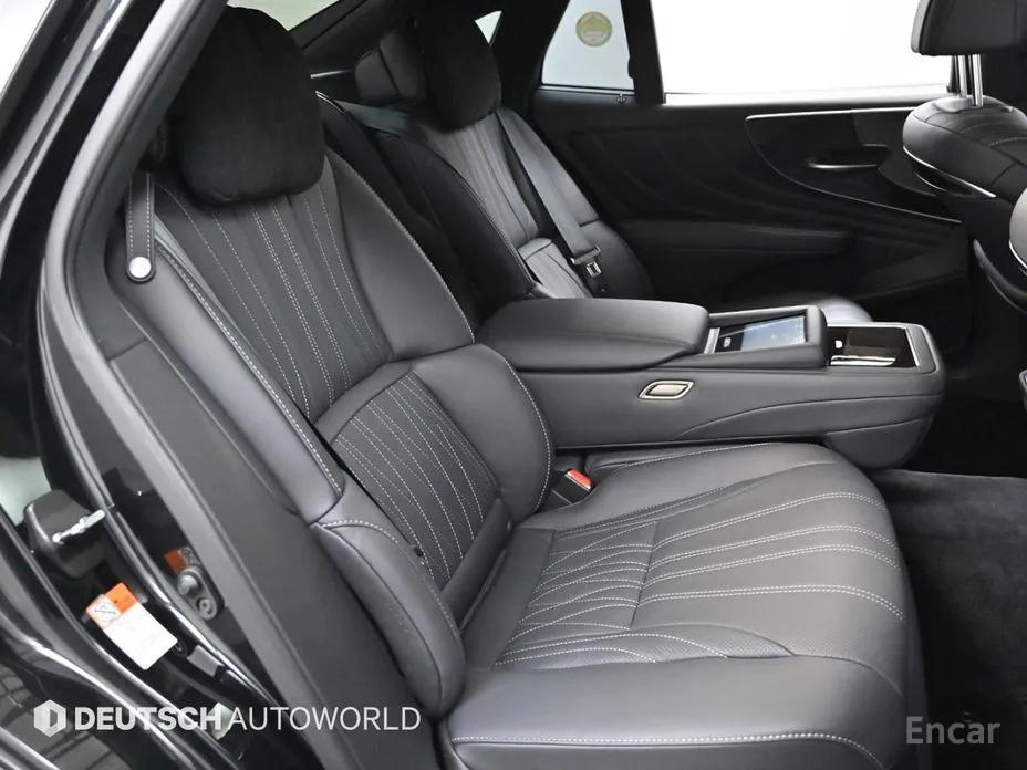 Фото 12 - Lexus LS