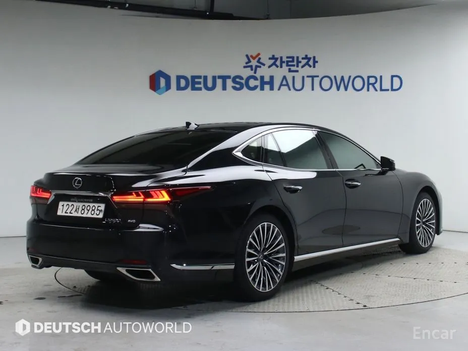 Фото 2 - Lexus LS