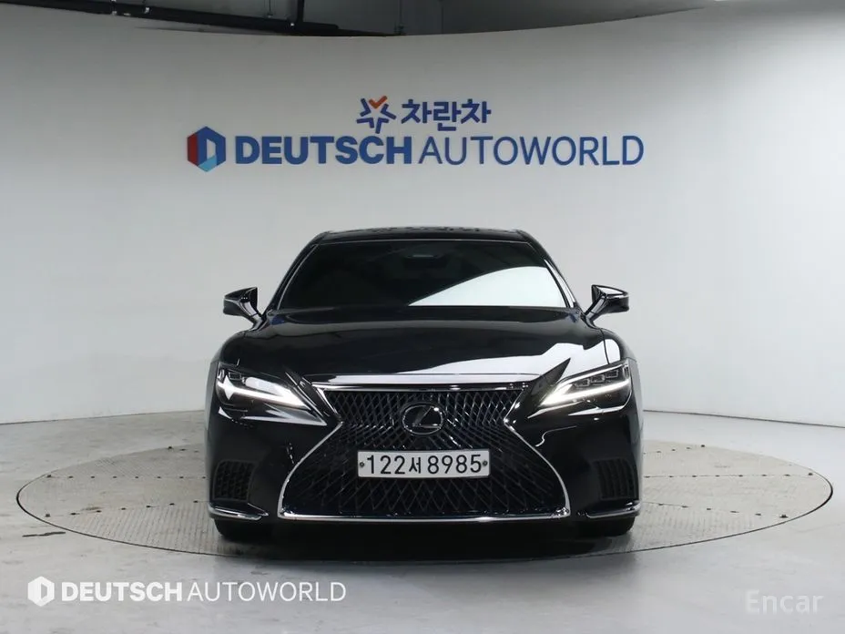 Фото 3 - Lexus LS