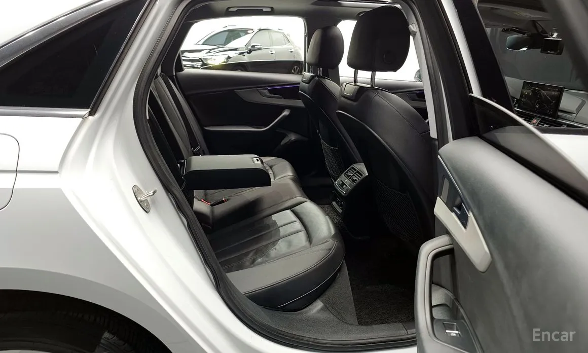 Фото 12 - Audi A4