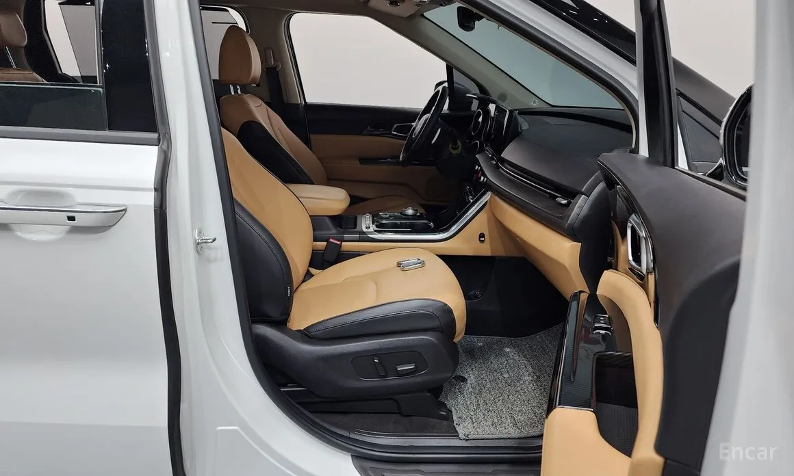 Фото 11 - Kia Carnival