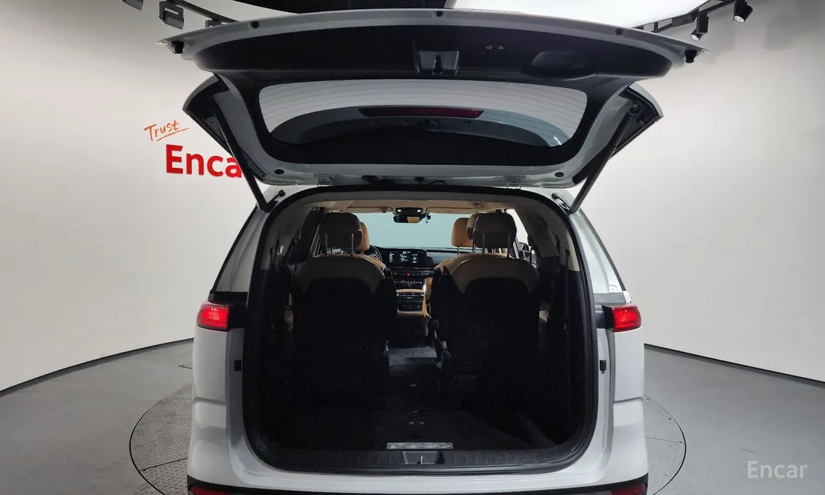 Фото 20 - Kia Carnival