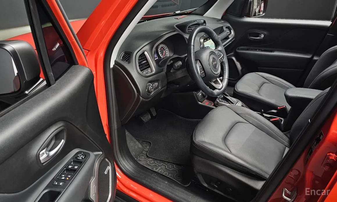 Фото 11 - Jeep Renegade