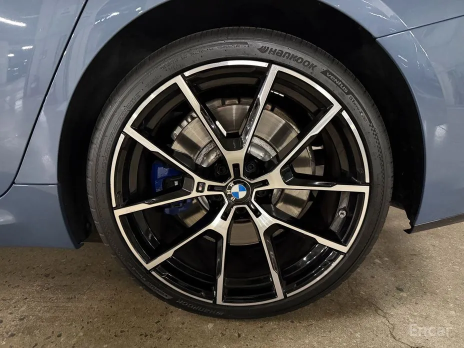 Фото 5 - BMW 8 Series