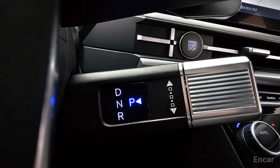 Фото 9 - Hyundai Santa Fe