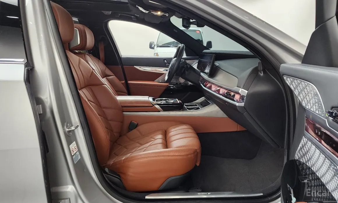 Фото 11 - BMW i7