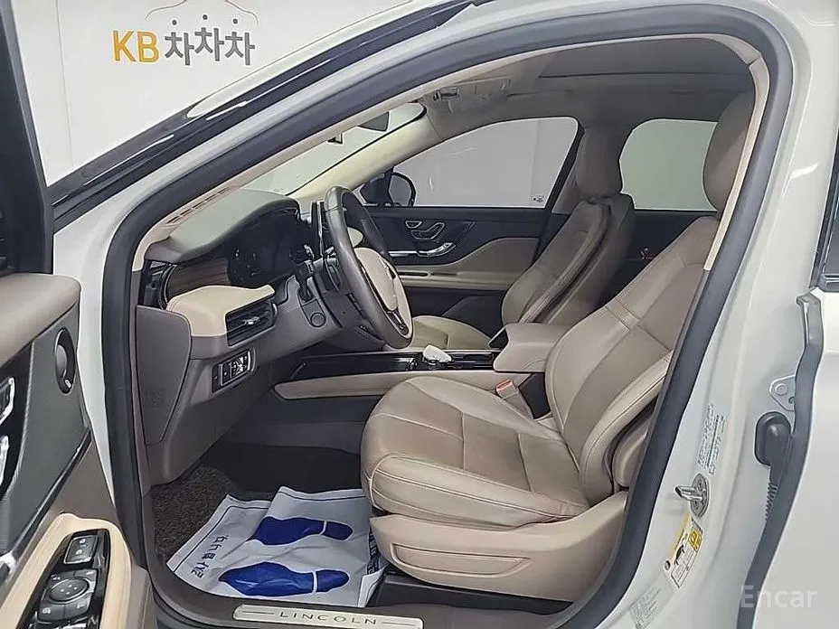 Фото 11 - Lincoln Corsair