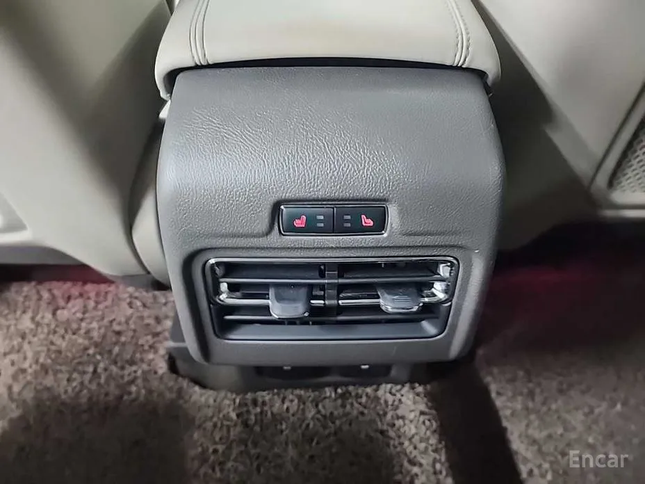 Фото 13 - Lincoln Corsair