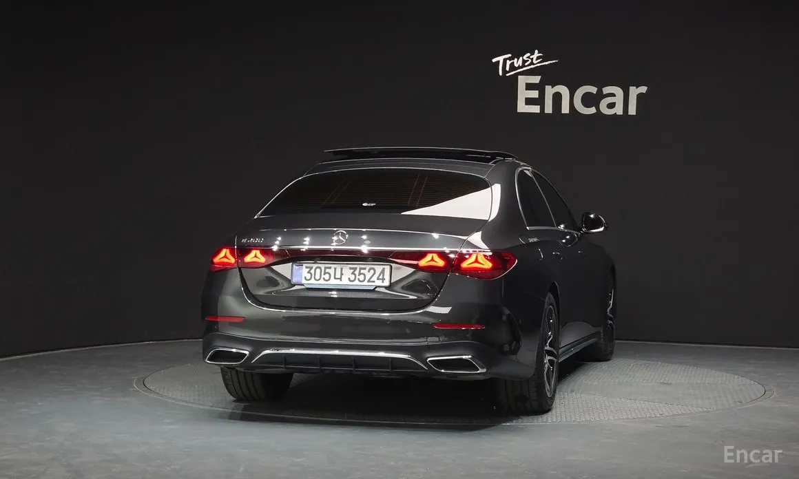 Фото 4 - Mercedes-Benz E-Class