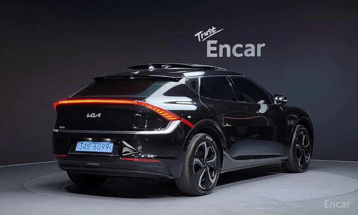 Фото 2 - Kia EV6