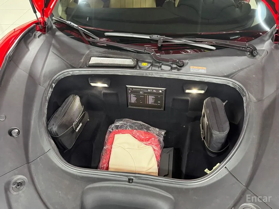 Фото 19 - Ferrari F8