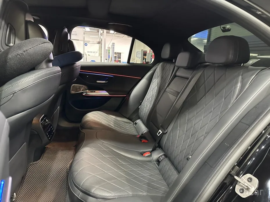 Фото 12 - Mercedes-Benz E-Class