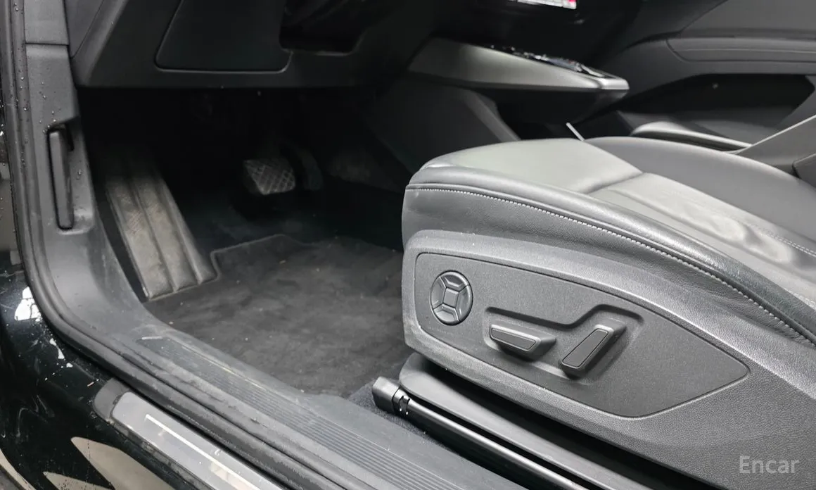 Фото 17 - Audi Q4 e-tron