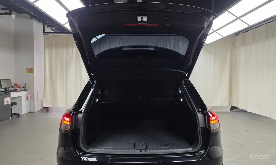 Фото 20 - Audi Q4 e-tron