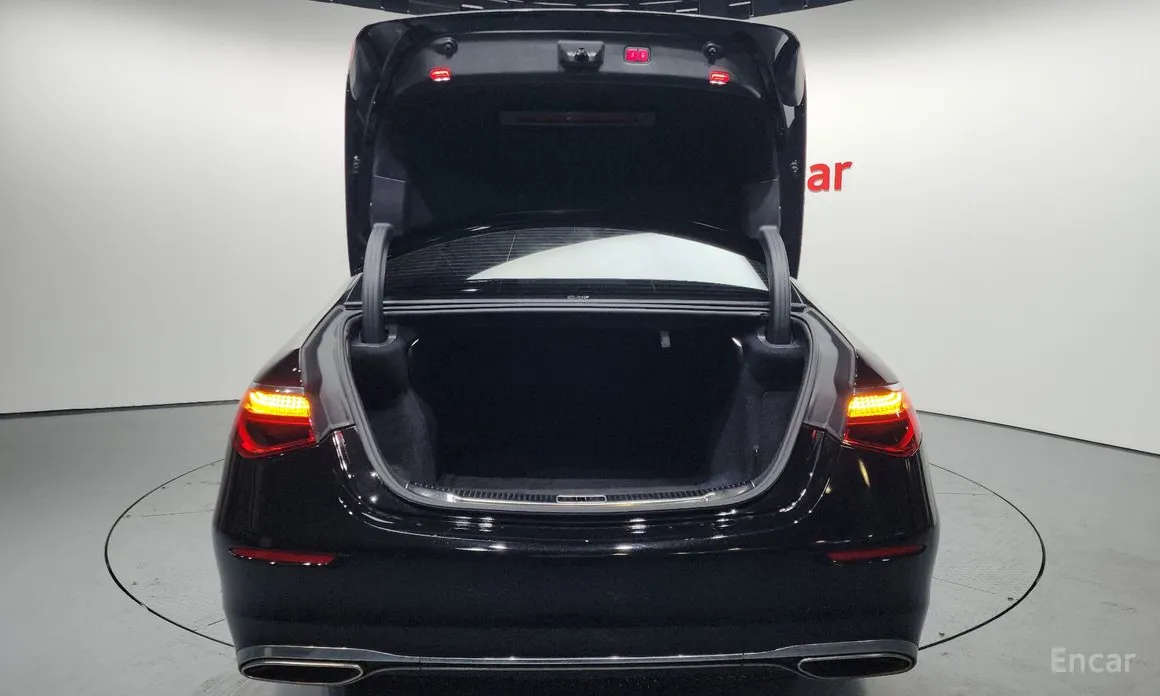 Фото 20 - Mercedes-Benz S-Class