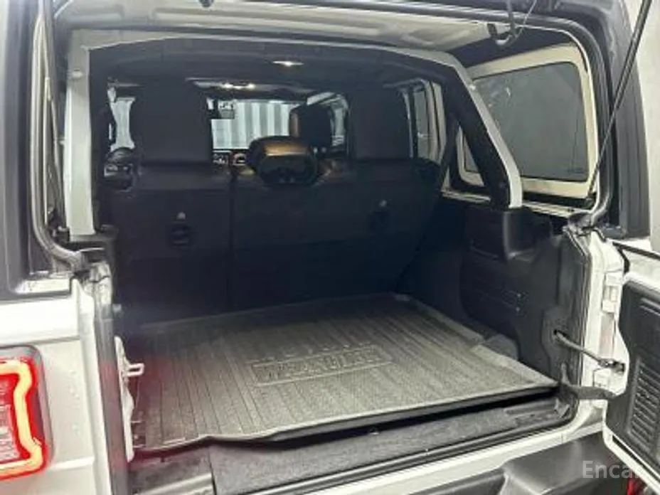 Фото 5 - Jeep Wrangler