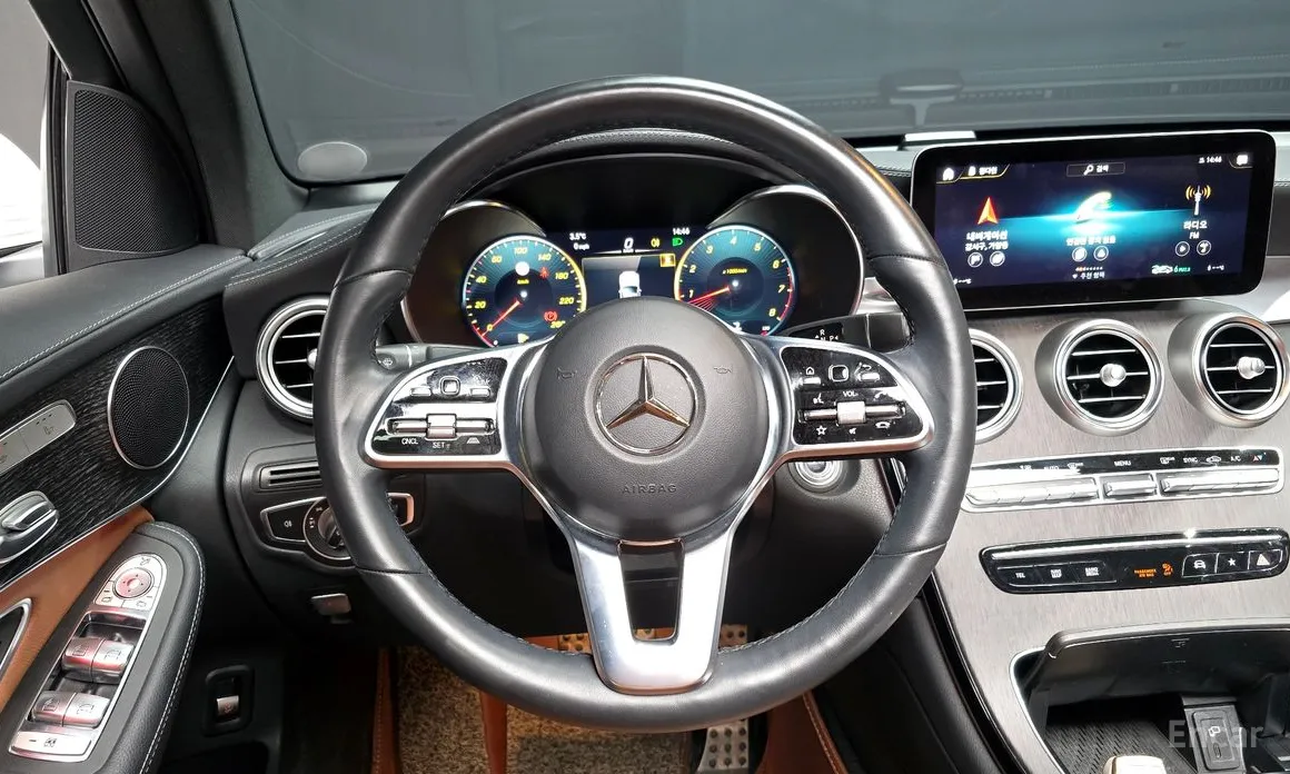 Фото 13 - Mercedes-Benz GLC-Class