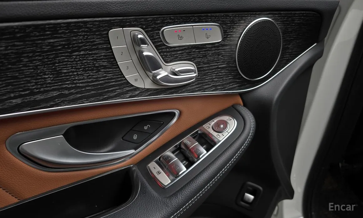 Фото 17 - Mercedes-Benz GLC-Class