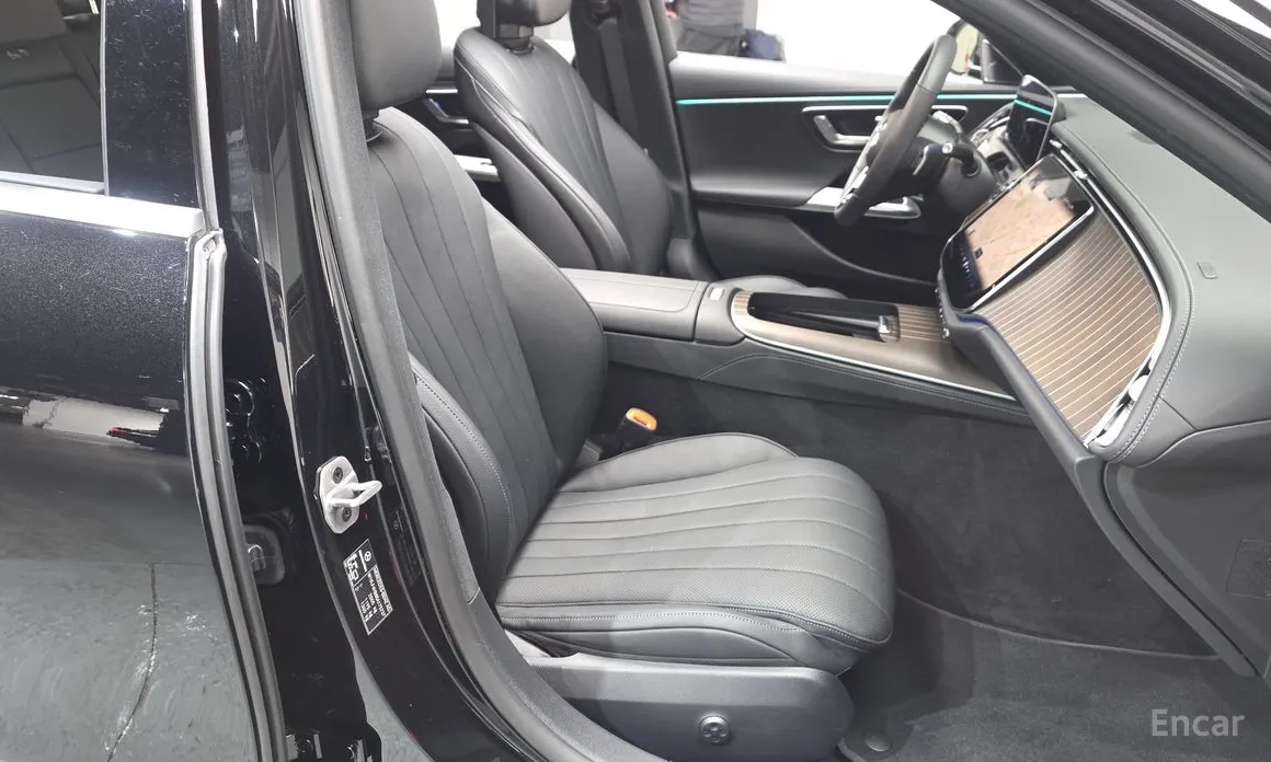 Фото 10 - Mercedes-Benz E-Class