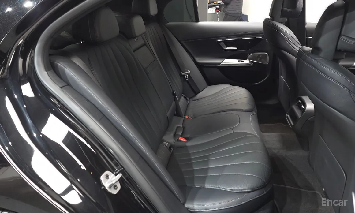 Фото 11 - Mercedes-Benz E-Class