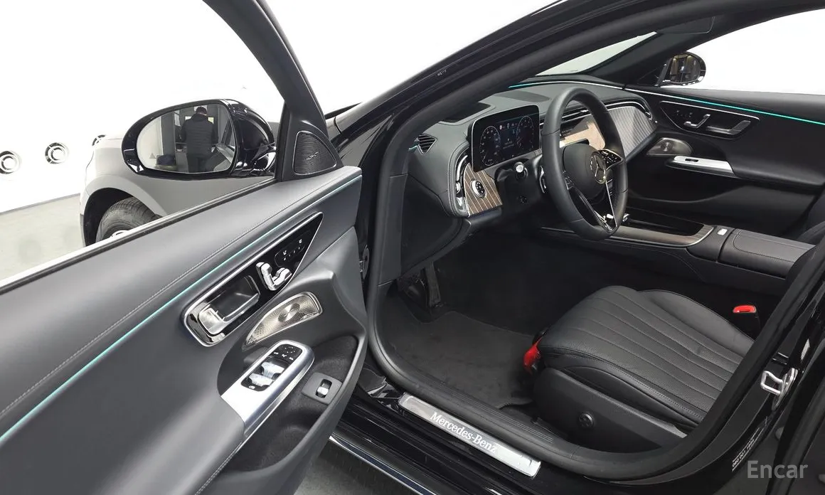 Фото 12 - Mercedes-Benz E-Class