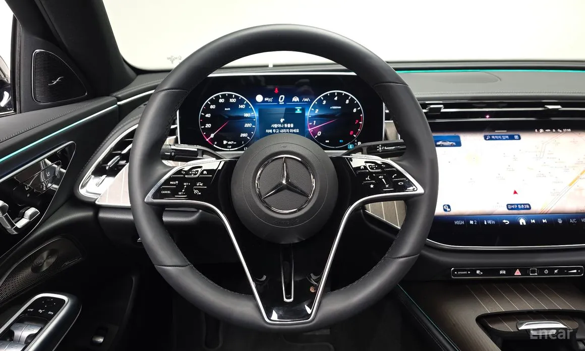 Фото 13 - Mercedes-Benz E-Class