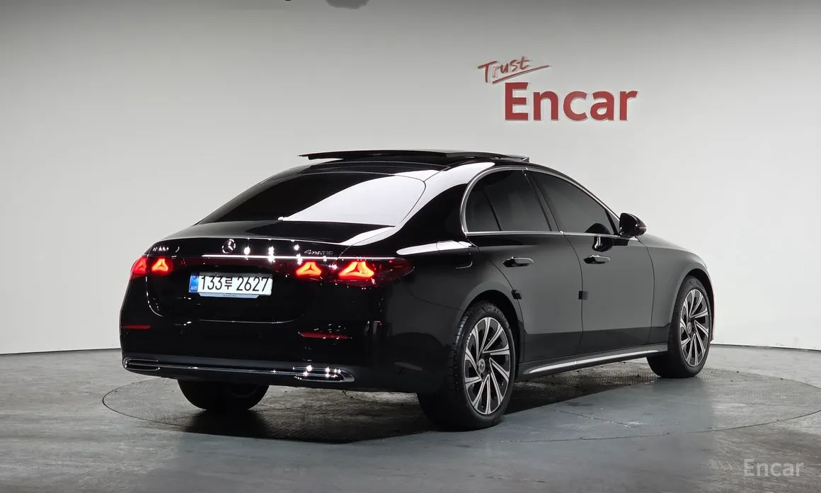 Фото 2 - Mercedes-Benz E-Class