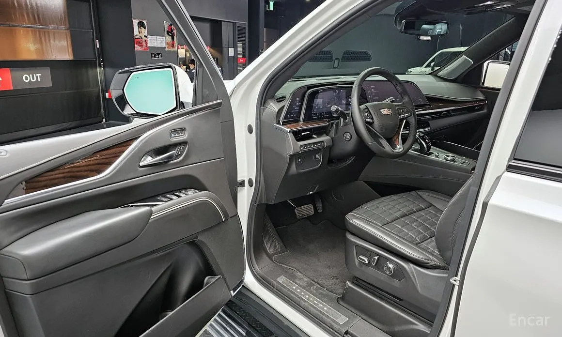 Фото 11 - Cadillac Escalade