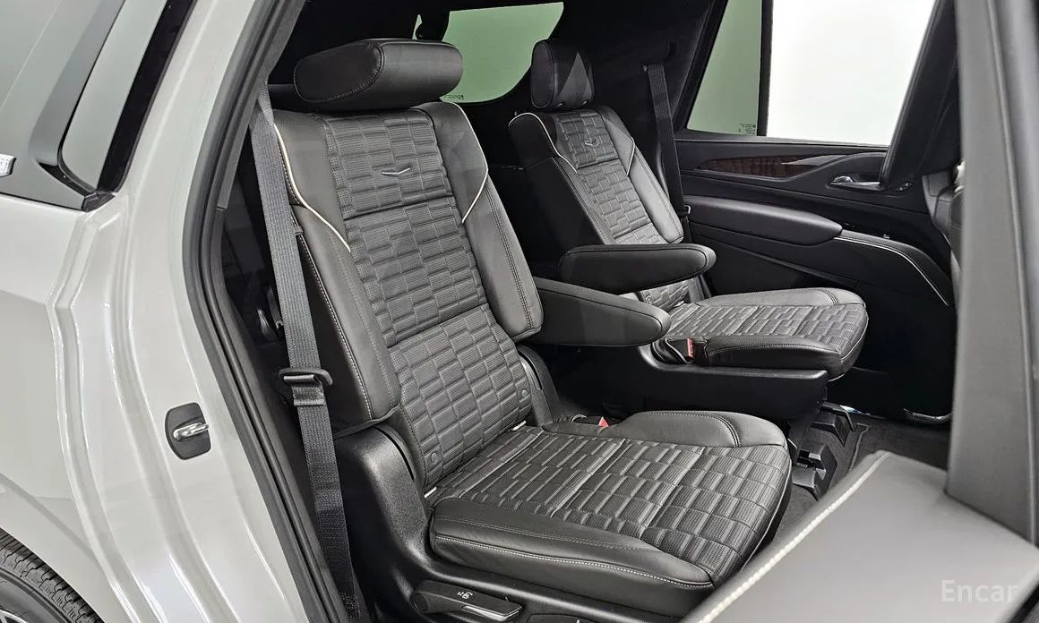 Фото 12 - Cadillac Escalade