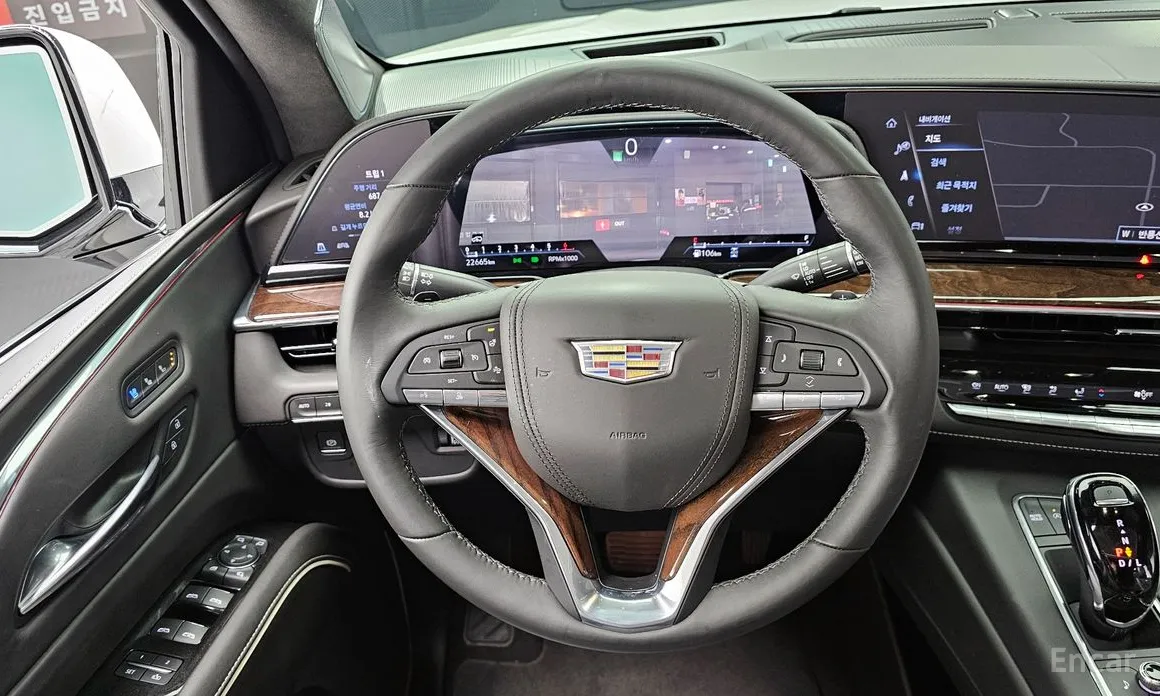 Фото 13 - Cadillac Escalade