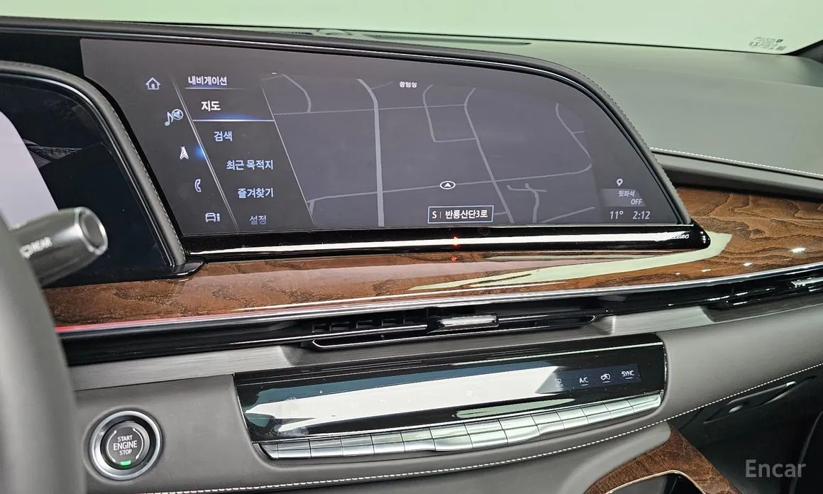 Фото 14 - Cadillac Escalade