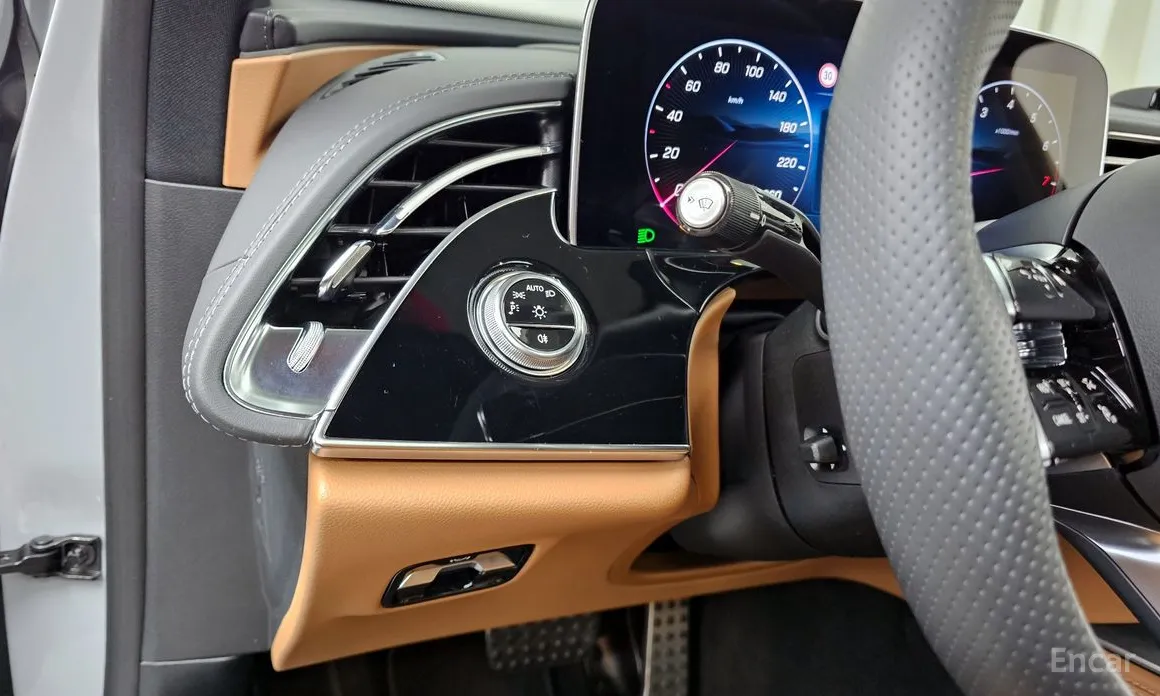 Фото 16 - Mercedes-Benz E-Class