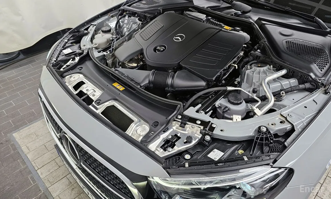 Фото 6 - Mercedes-Benz E-Class