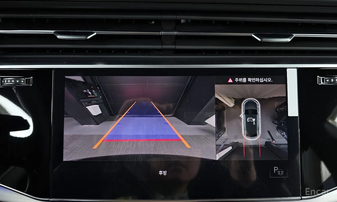 Фото 15 - Audi Q8